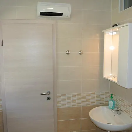 公寓 Apartmaji Nika 伊佐拉