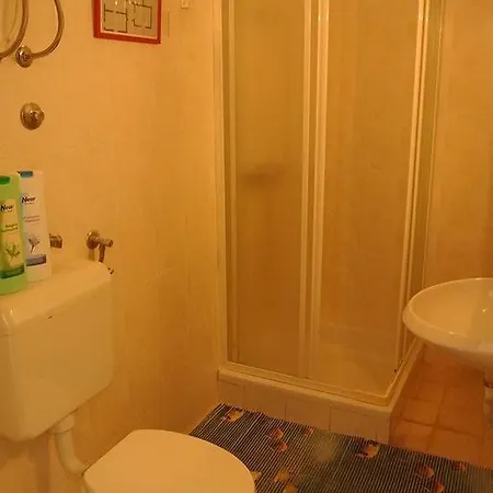 Apartmaji Nika 公寓 伊佐拉